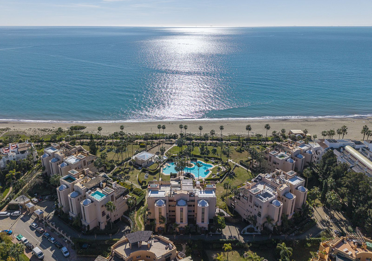 2 Bedroom Apartment in Estepona - Photo 29