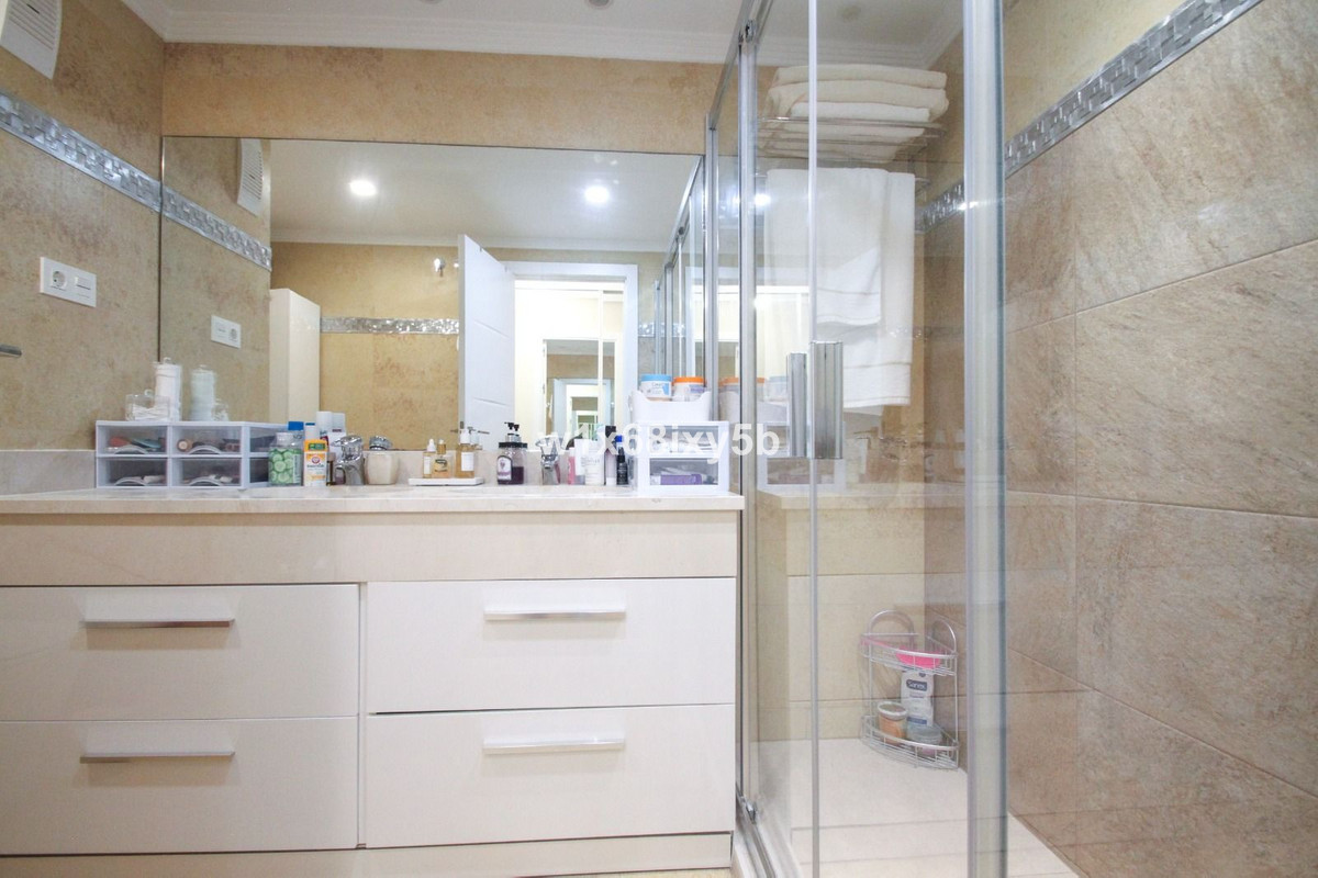 2 Bedroom Apartment in San Pedro de Alcántara - Фото 13