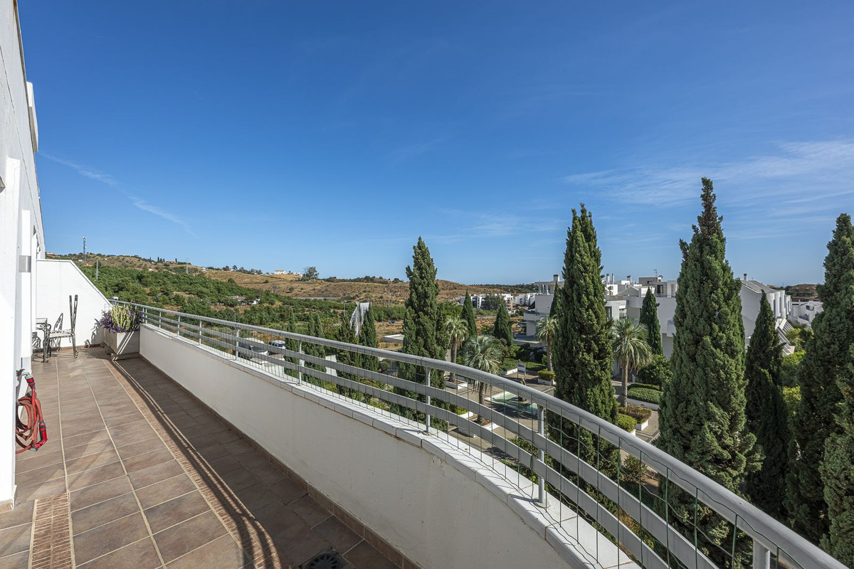 5 Bedroom Penthouse in Mijas - Photo 10