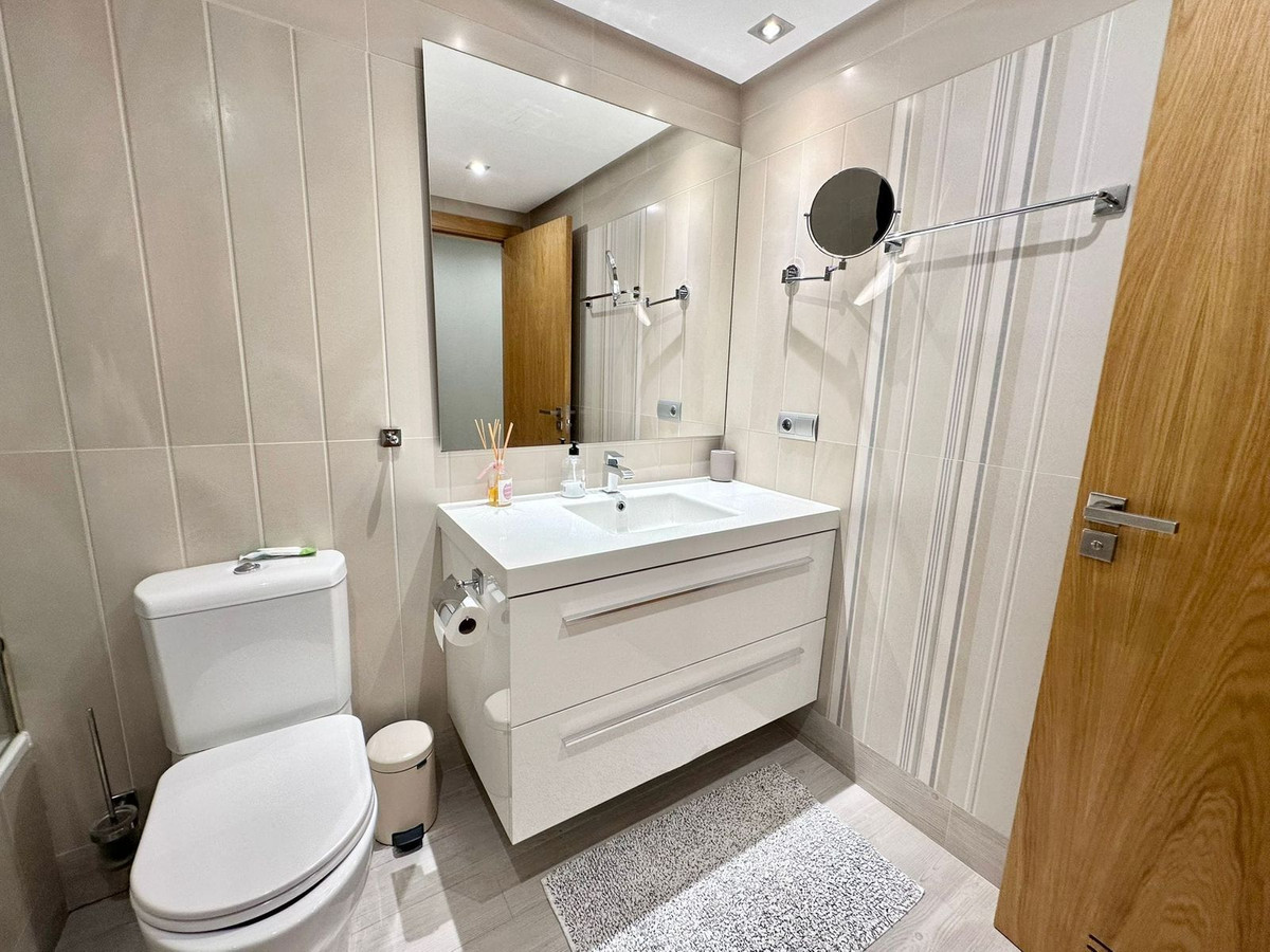 3 Bedroom Apartment in San Pedro de Alcántara - Photo 13