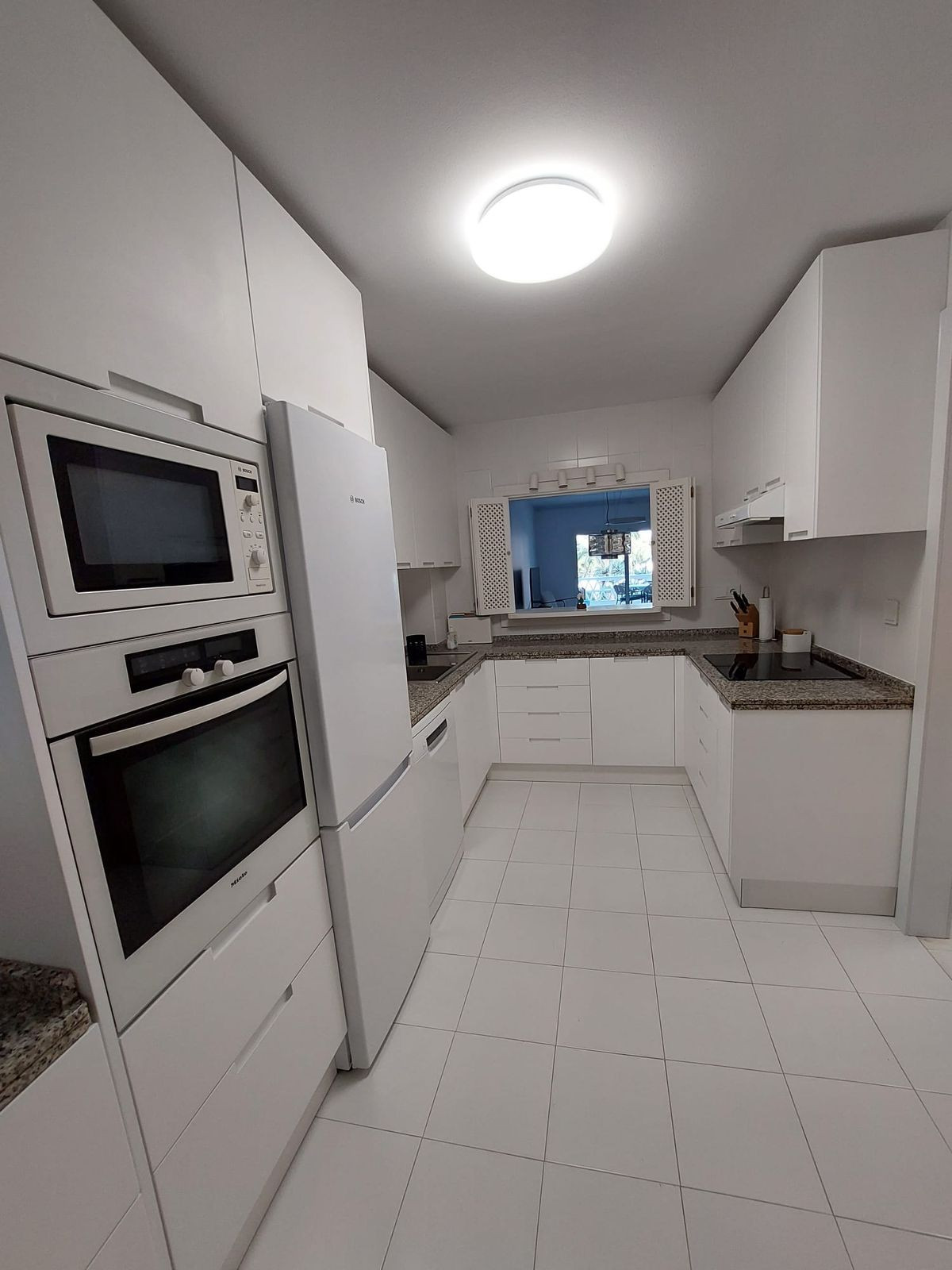 3 Bedroom Apartment in Marbella - Photo 5