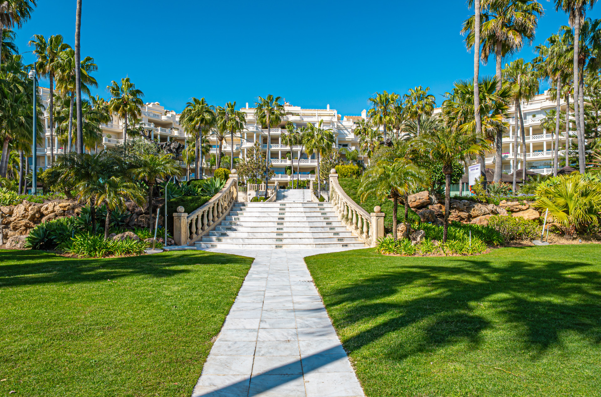 3 Bedroom Apartment in Estepona - Photo 19