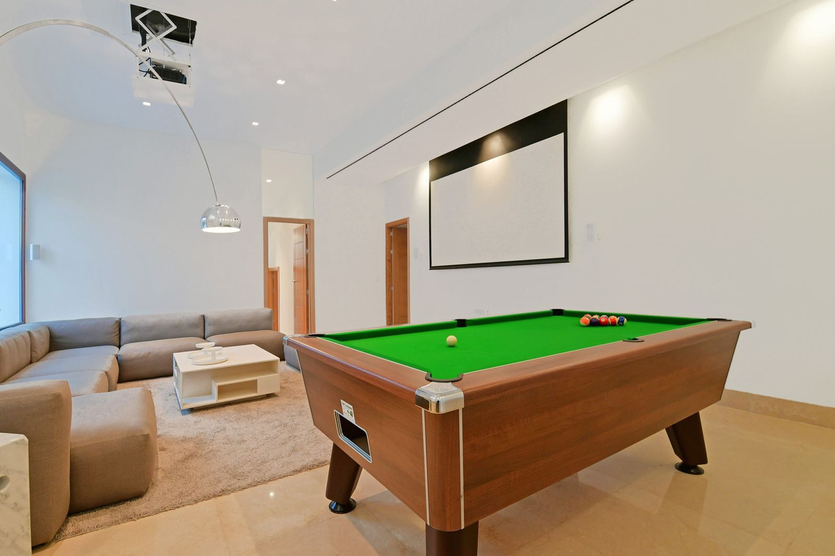7 Bedroom Villa in Marbella - Photo 28