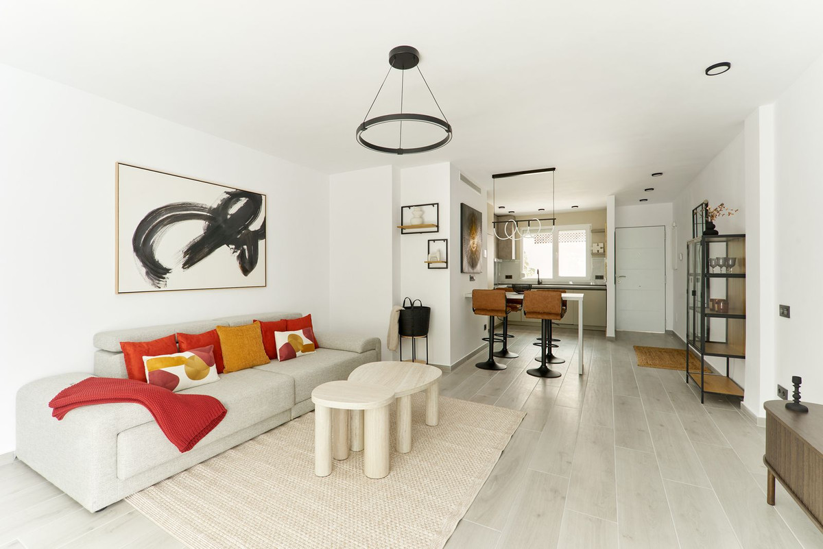 2 Bedroom Apartment in Marbella - Photo 12