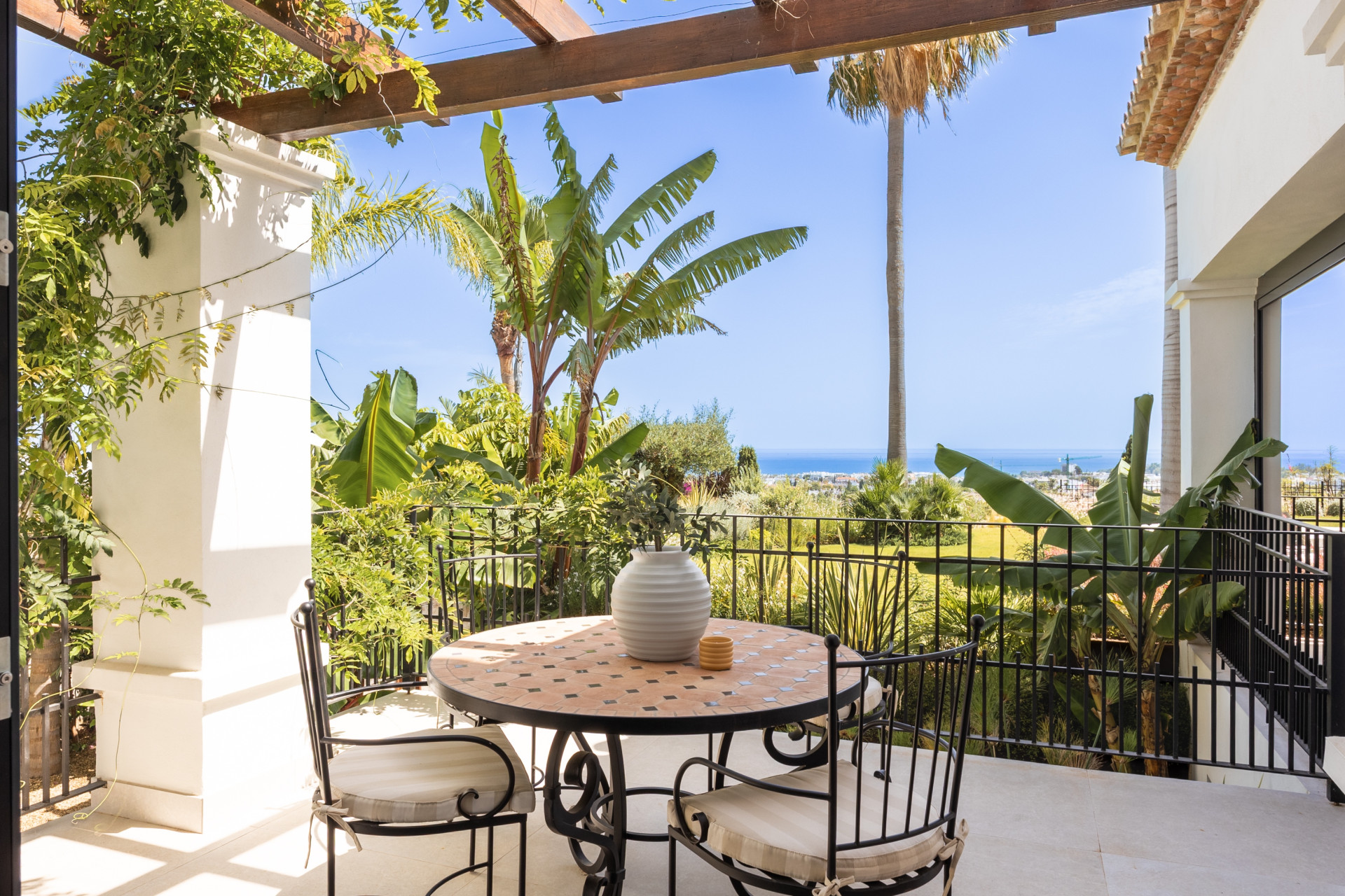 4 Bedroom Villa in Benahavís - Фото 26