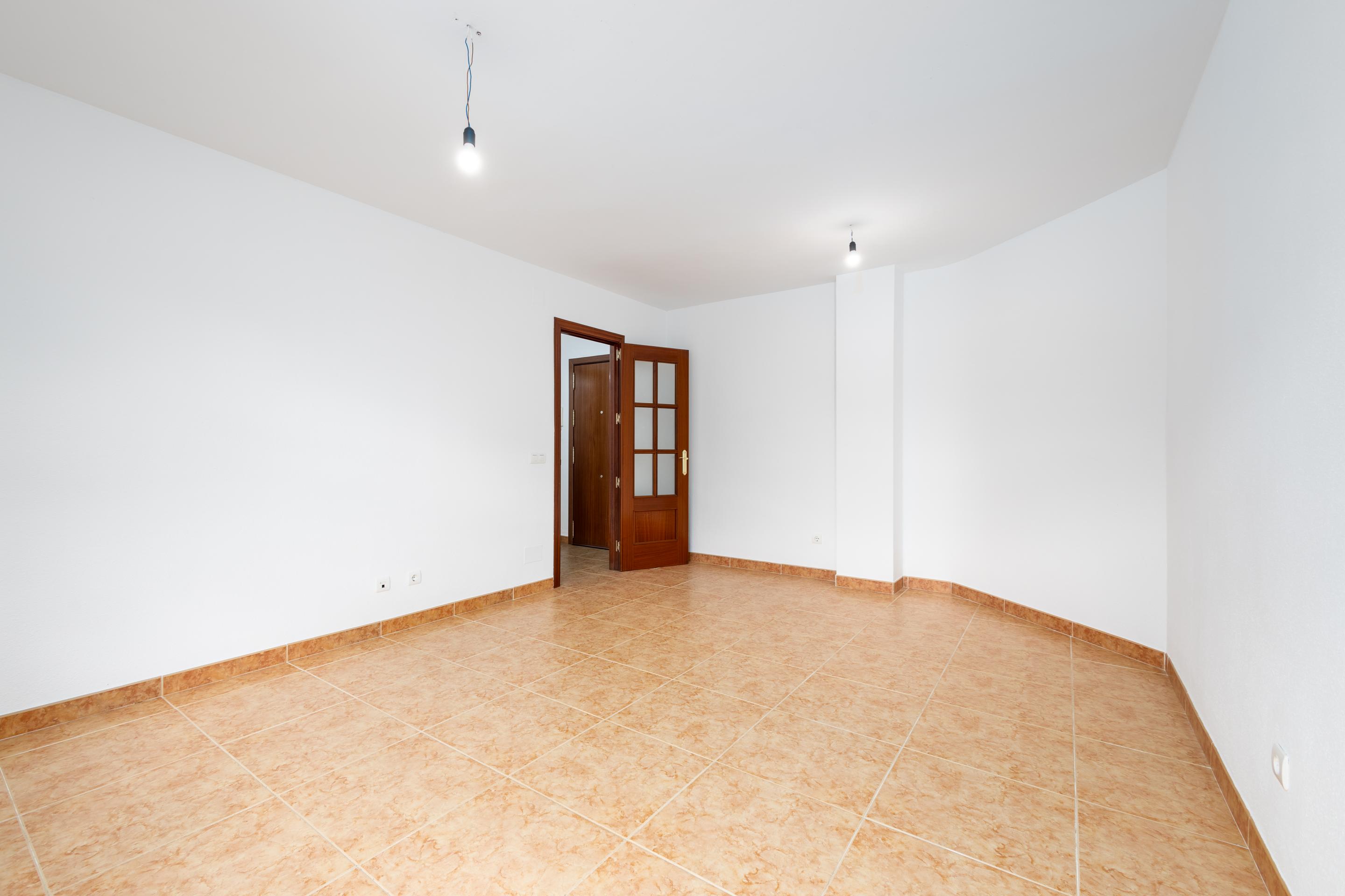 3 Bedroom Apartment in Alhaurín de la Torre - Photo 3