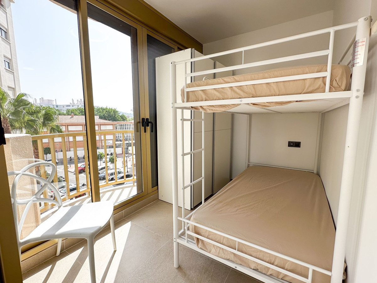2 Bedroom Apartment in Fuengirola - Photo 23