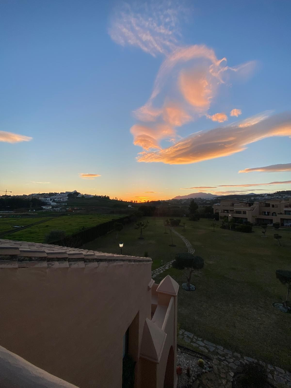 3 Bedroom Penthouse in Estepona - Photo 30