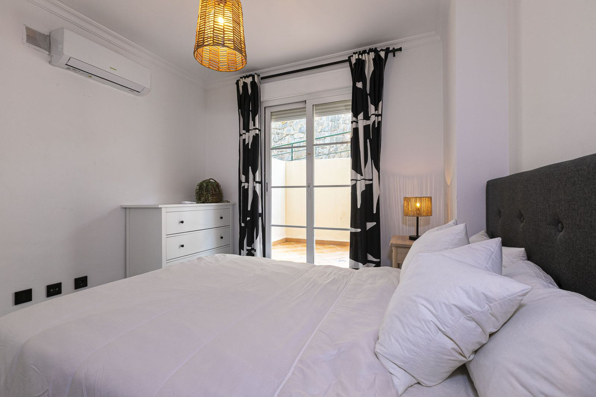 2 Bedroom Apartment in Marbella - Photo 31