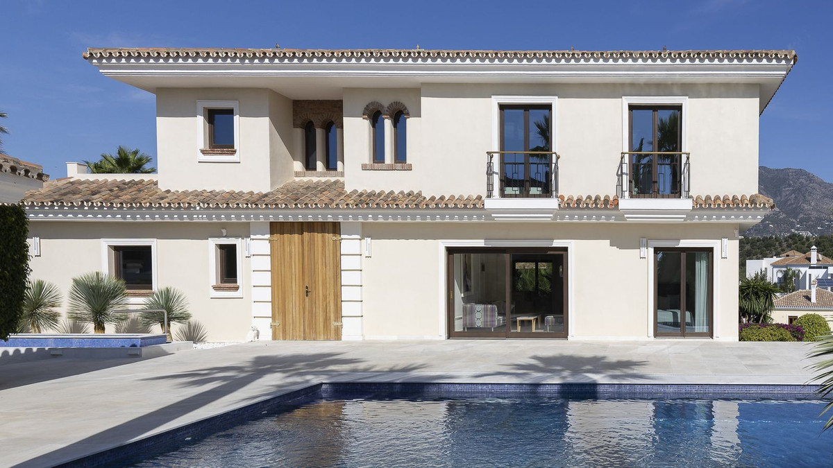 6 Bedroom Villa in Mijas