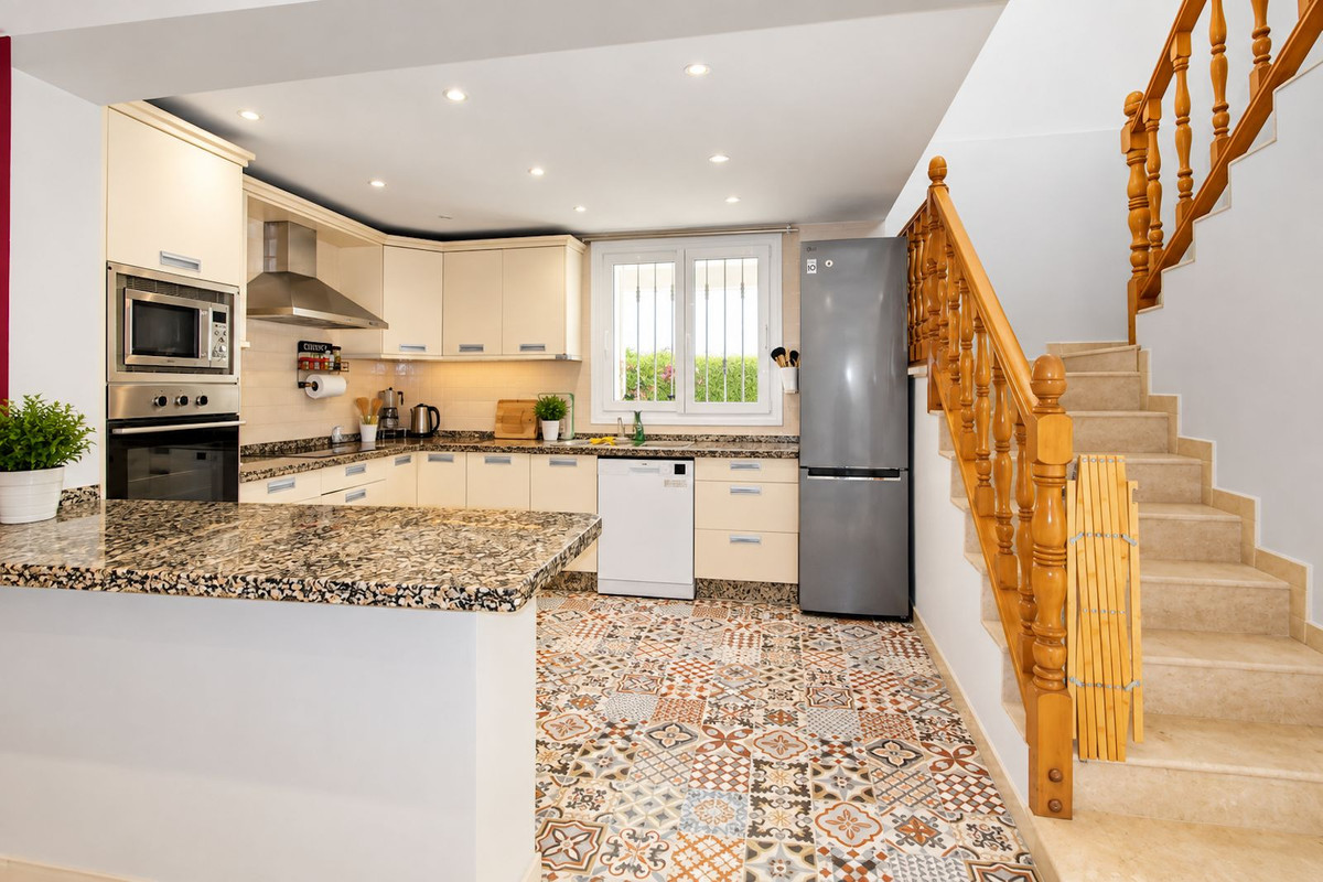 3 Bedroom Villa in Marbella - Foto 6