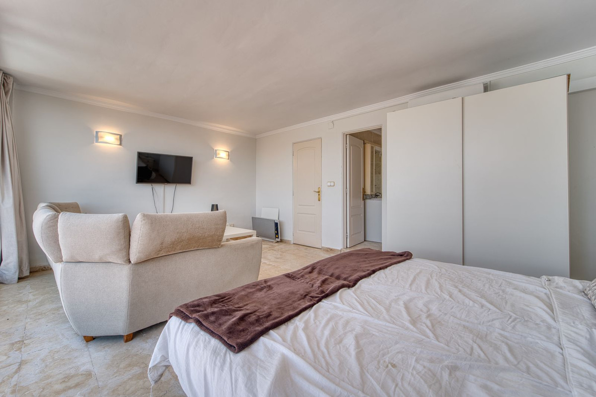 Apartamento com 4 quartos com piscina em Málaga, Espanha – Foto 13