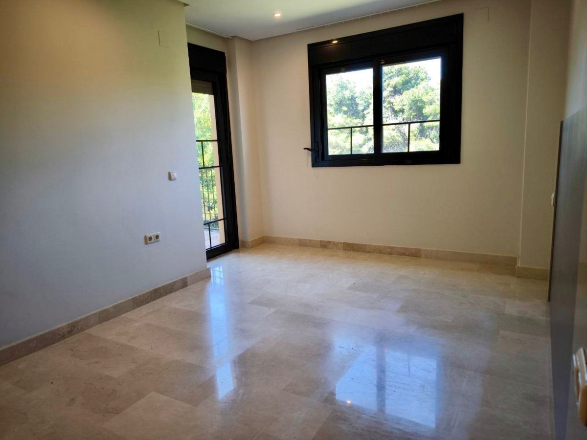 Piso de 3 dormitorios con piscina en Málaga – Foto 23