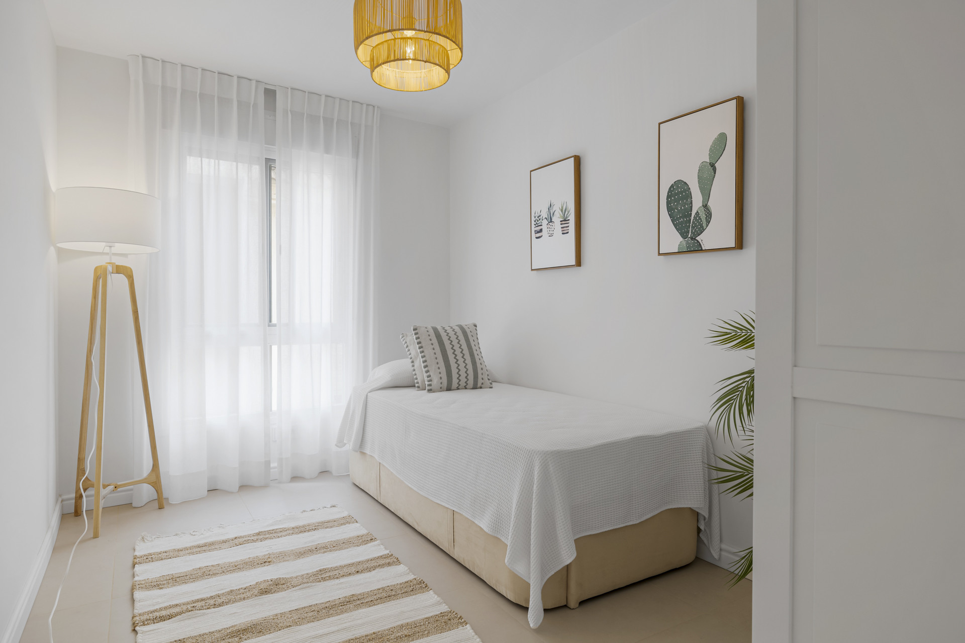 2 Bedroom Penthouse in Estepona - Photo 20