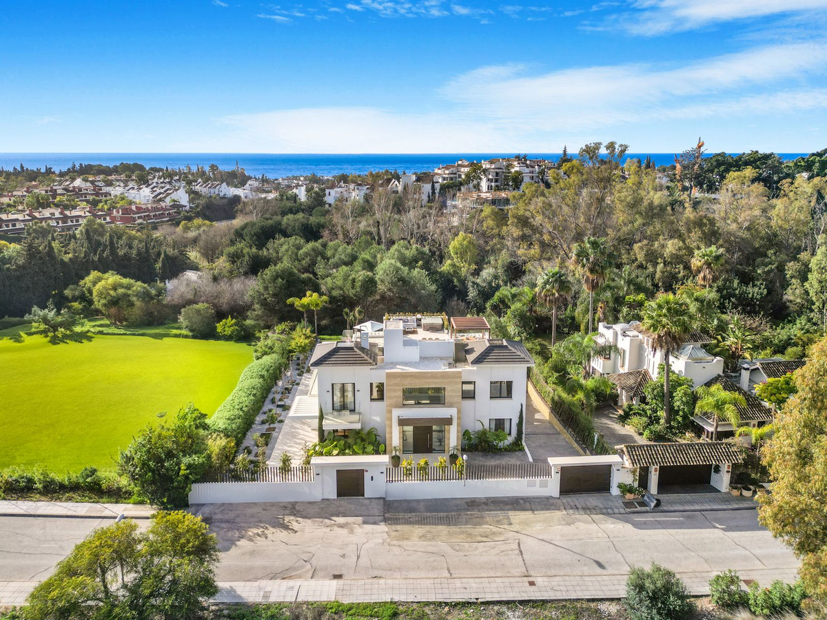 6 Bedroom Villa in Marbella - Photo 38