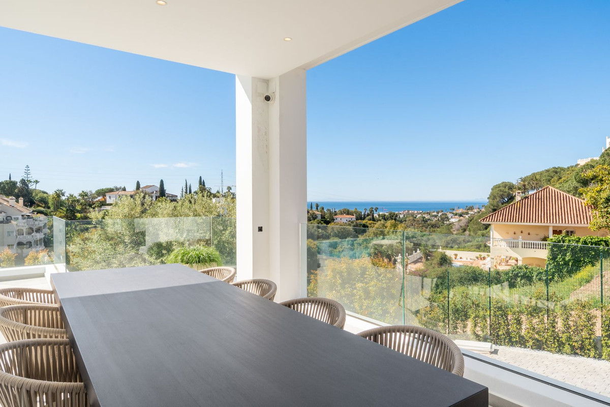 5 Bedroom Villa in Marbella - Photo 56