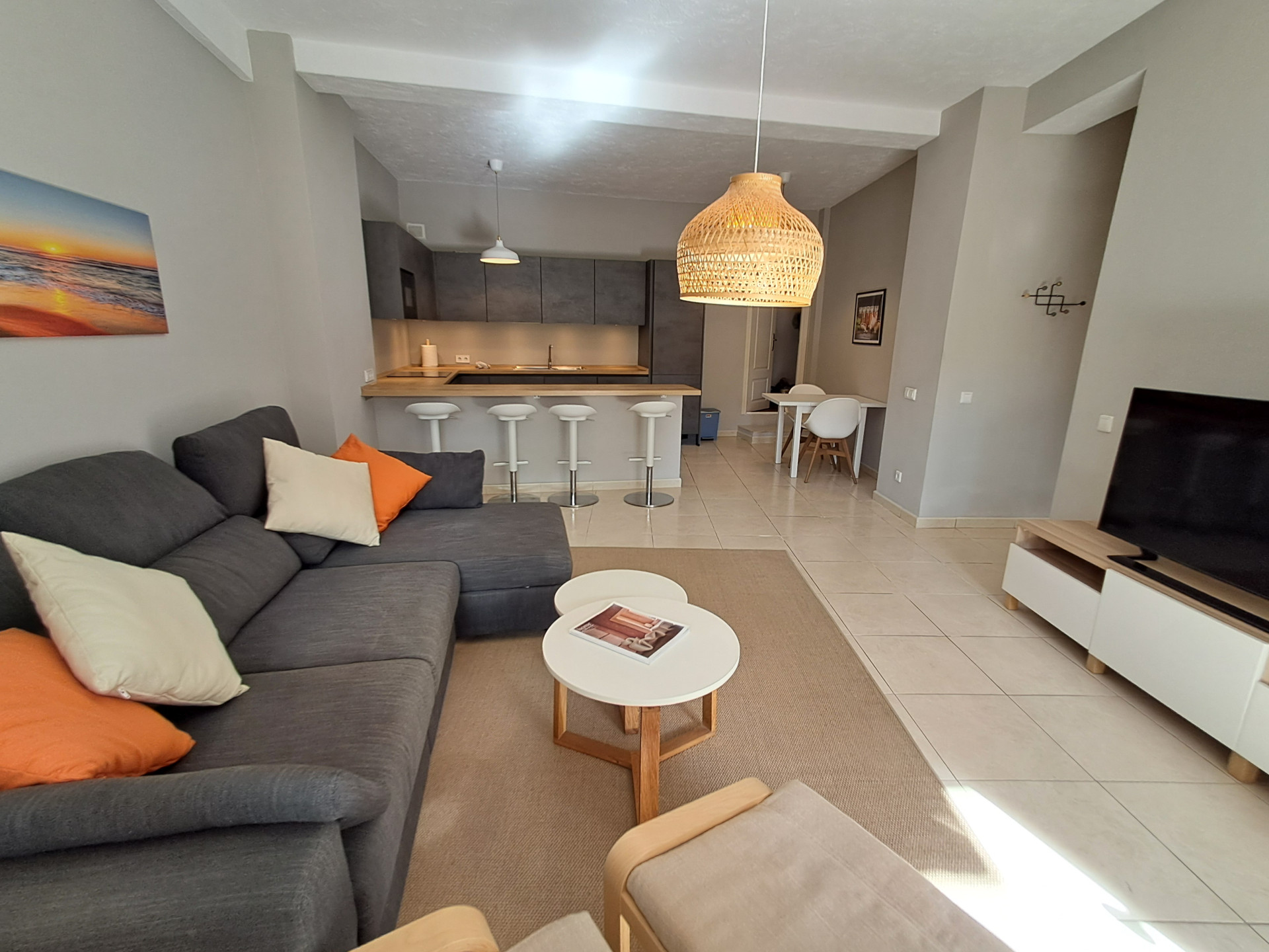 2 Bedroom Apartment in Marbella - Photo 5
