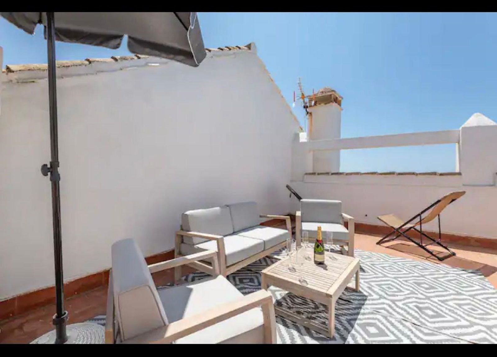 4 Bedroom Villa in Marbella - Photo 10