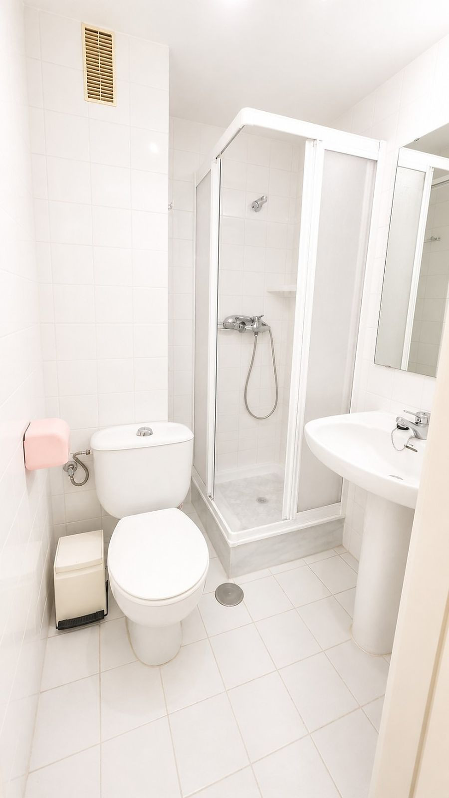 2 Bedroom Apartment in Estepona - Photo 25