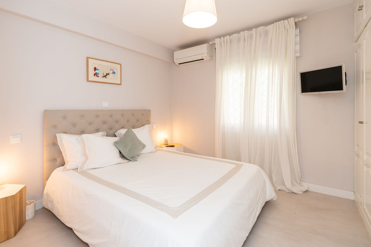 5 Bedroom Villa in San Pedro de Alcántara - Фото 21