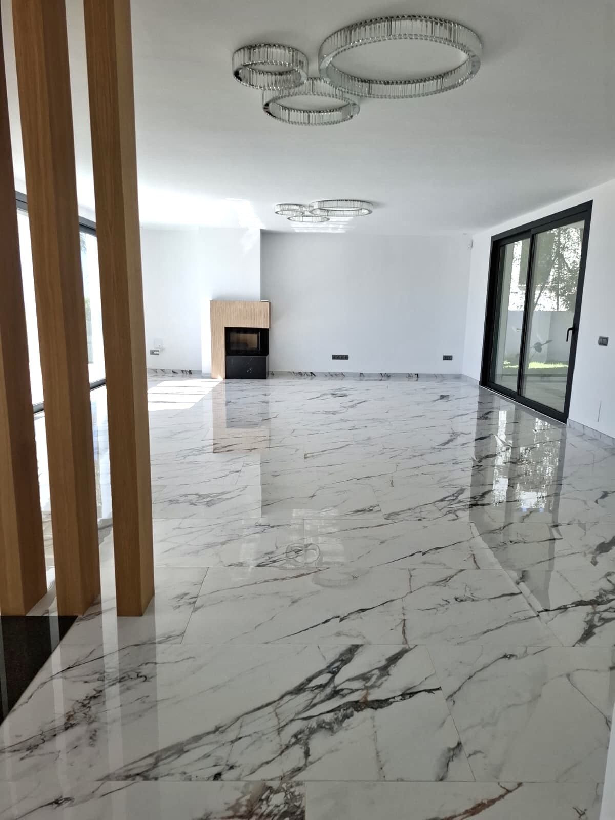 5 Bedroom Villa in Marbella - Photo 6