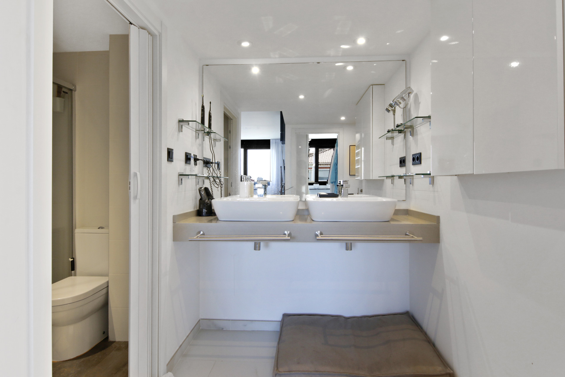 3 Bedroom Penthouse in Estepona - Photo 17
