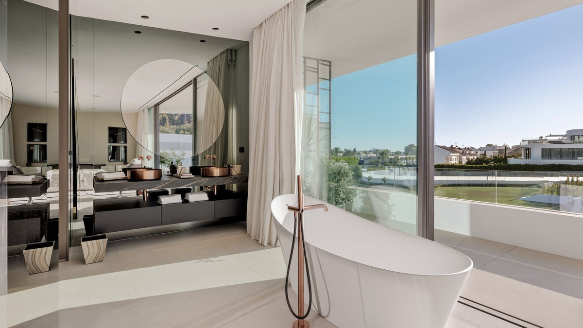 4 Bedroom Villa in Marbella - Foto 22