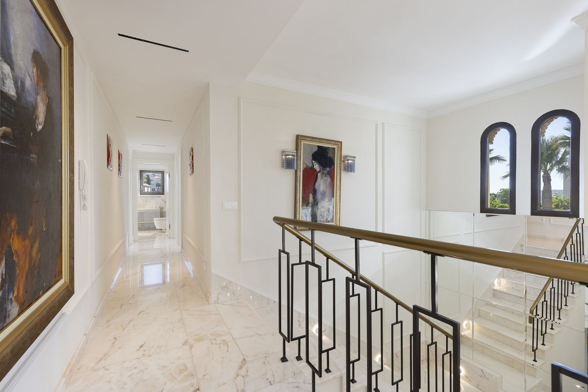 6 Bedroom Villa in Mijas - Photo 40