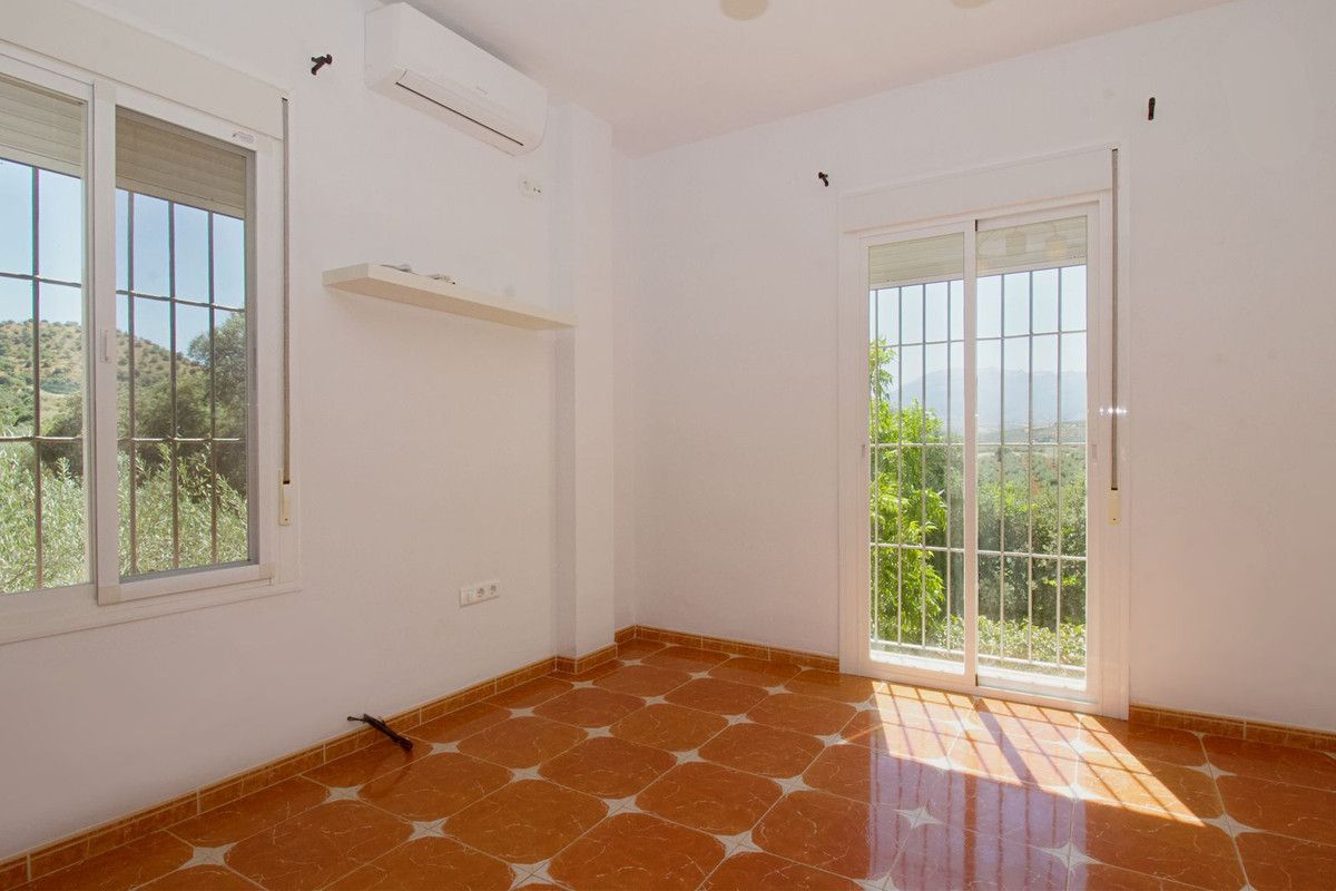3 Bedroom Villa in Coín - Photo 29