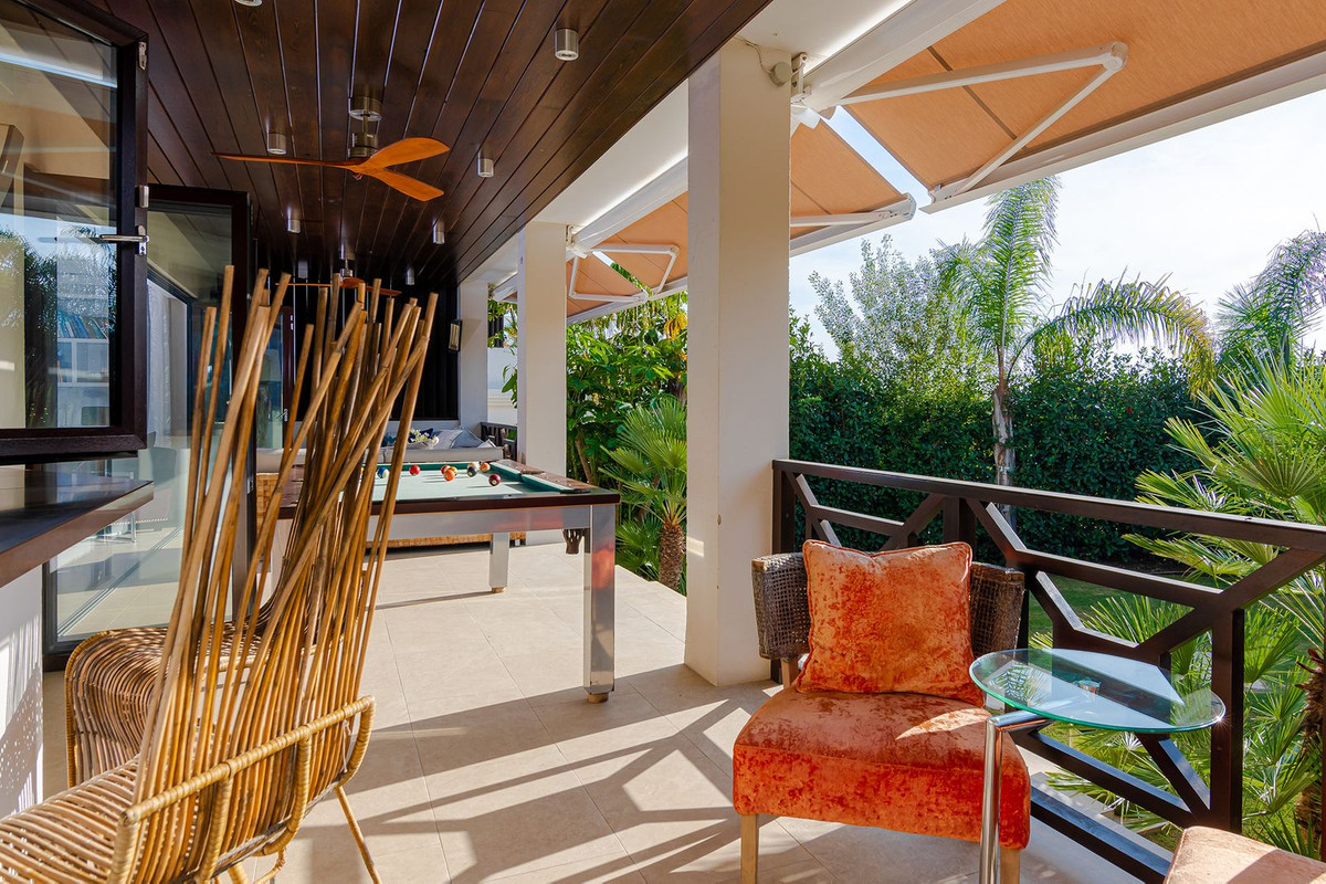 6 Bedroom Villa in Marbella - Photo 30