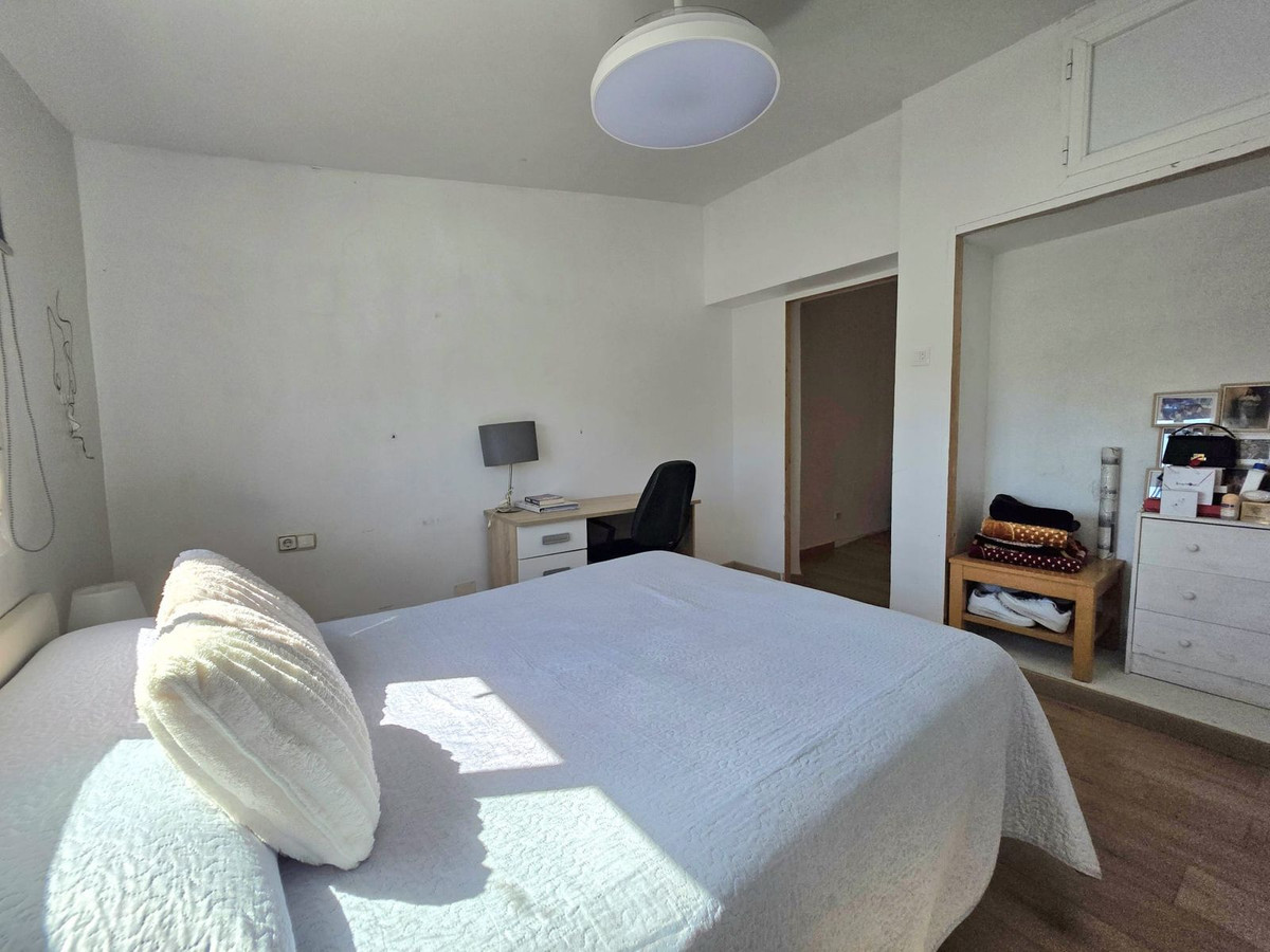 3 Bedroom Townhouse in Estepona - Photo 11
