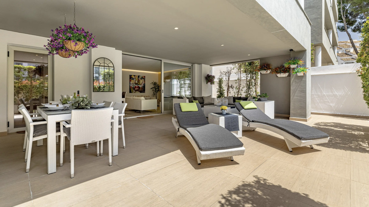 Apartment in Puerto Banus