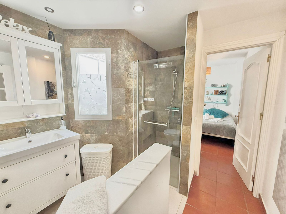 3 Bedroom Penthouse in Fuengirola - Photo 16