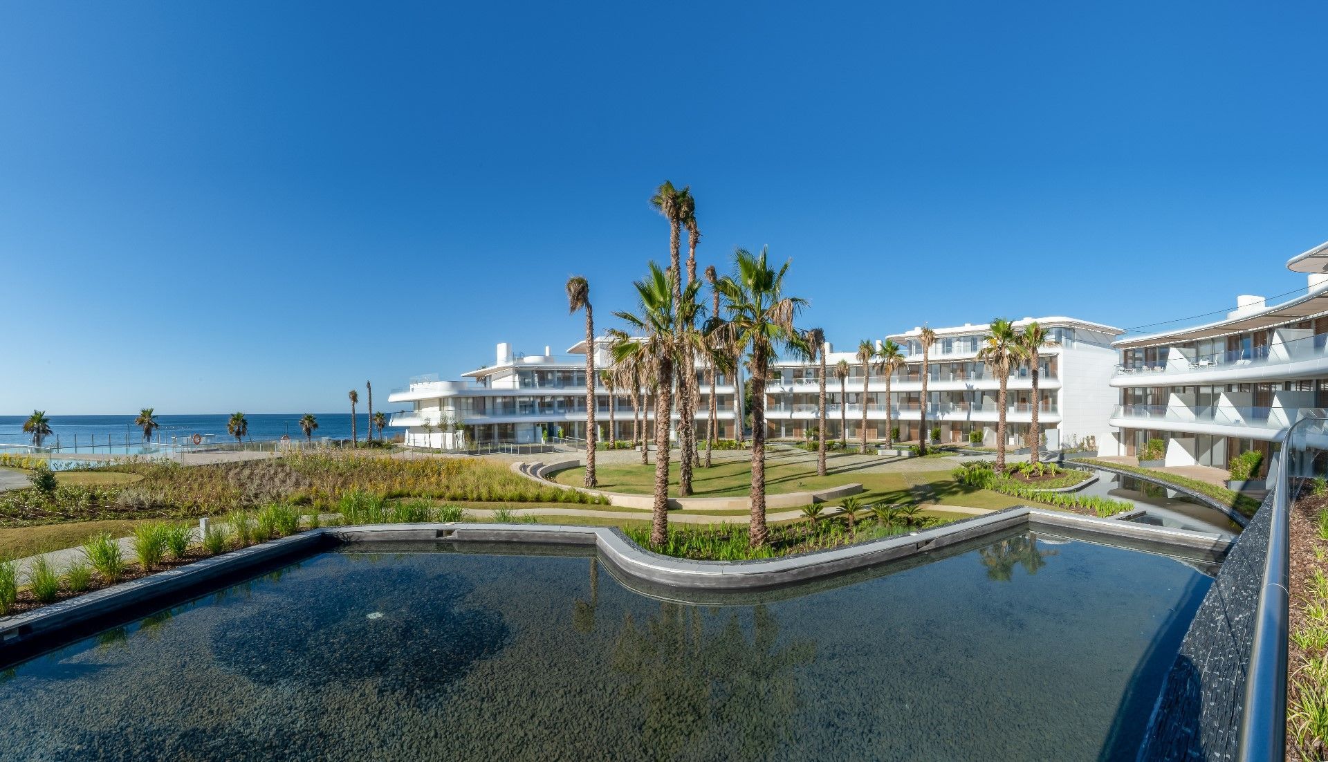 3 Bedroom Penthouse in Estepona - Photo 26