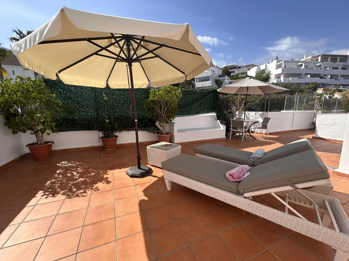 3 Bedroom Penthouse in Estepona - Photo 7