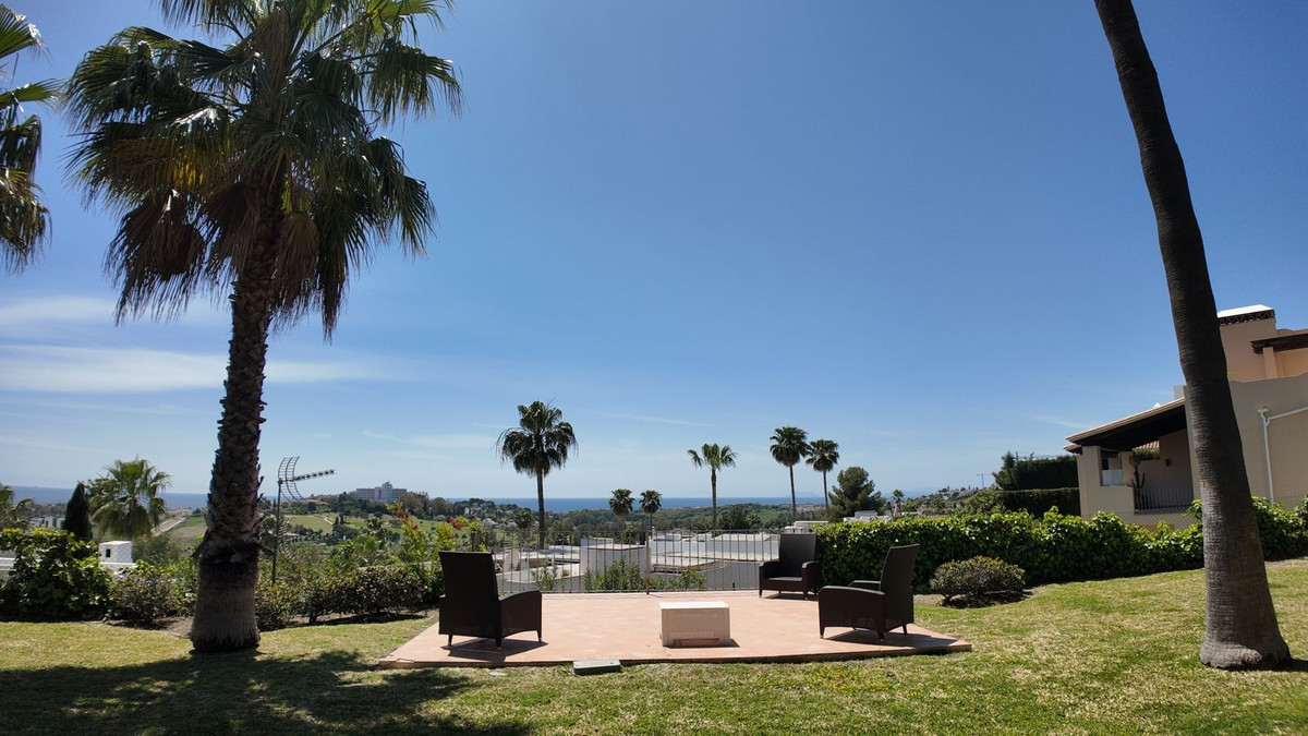 4 Bedroom Townhouse in Benahavís - Photo 16