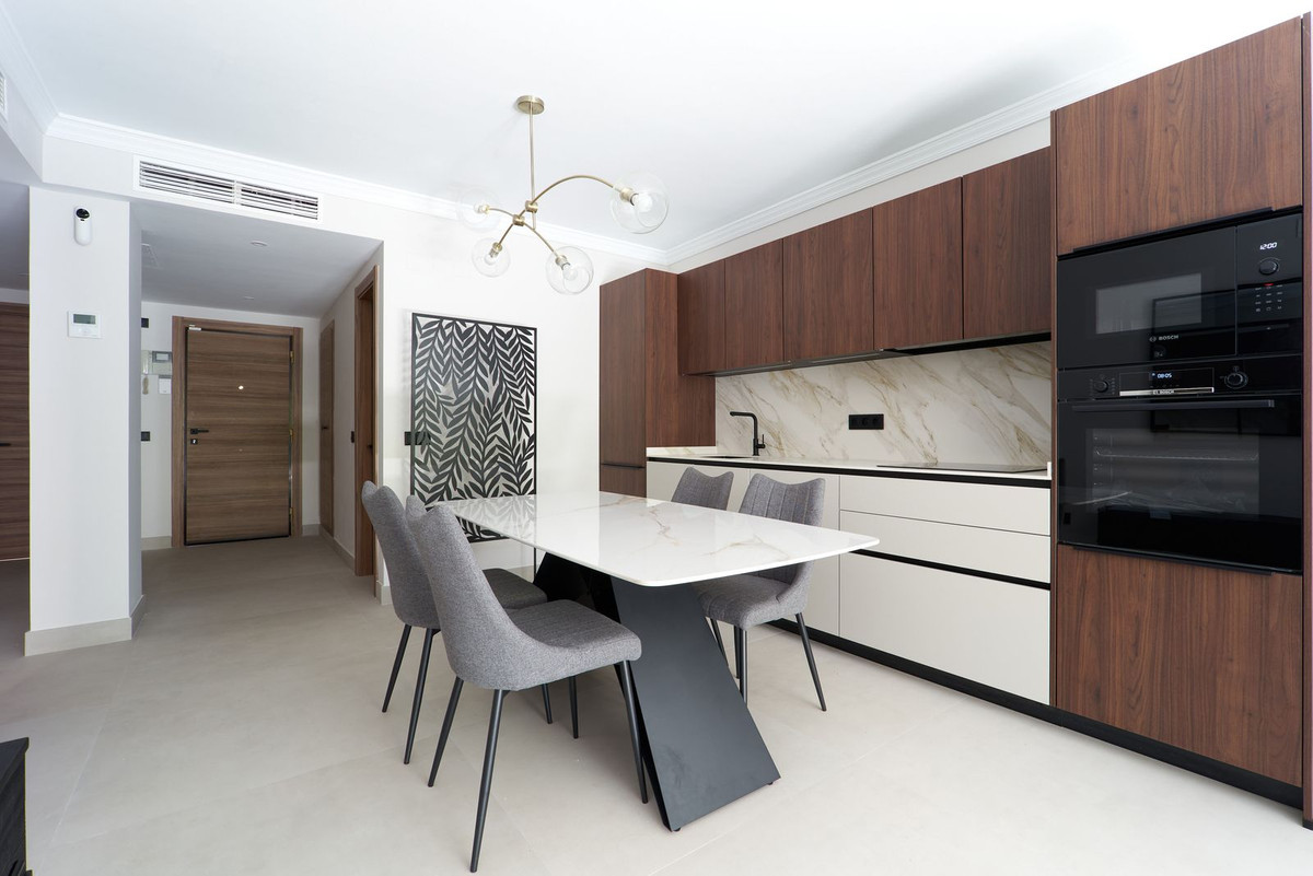 3 Bedroom Apartment in San Pedro de Alcántara - Photo 10