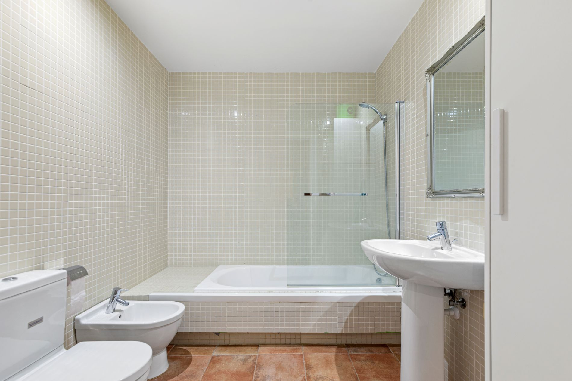4 Bedroom Townhouse in Benahavís - Photo 18