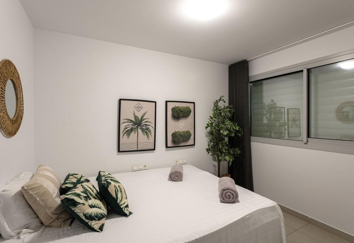 2 Bedroom Apartment in Fuengirola - Photo 17