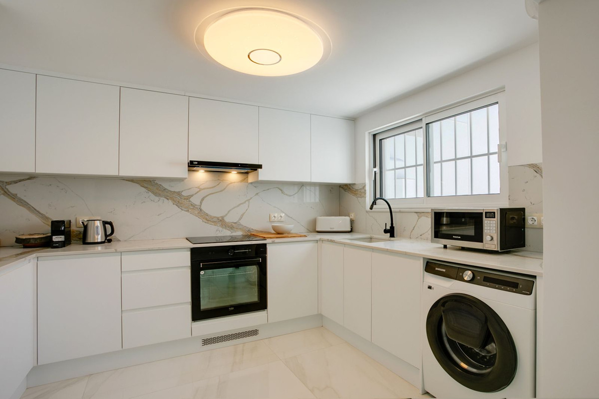 3 Bedroom Villa in Estepona - Photo 13