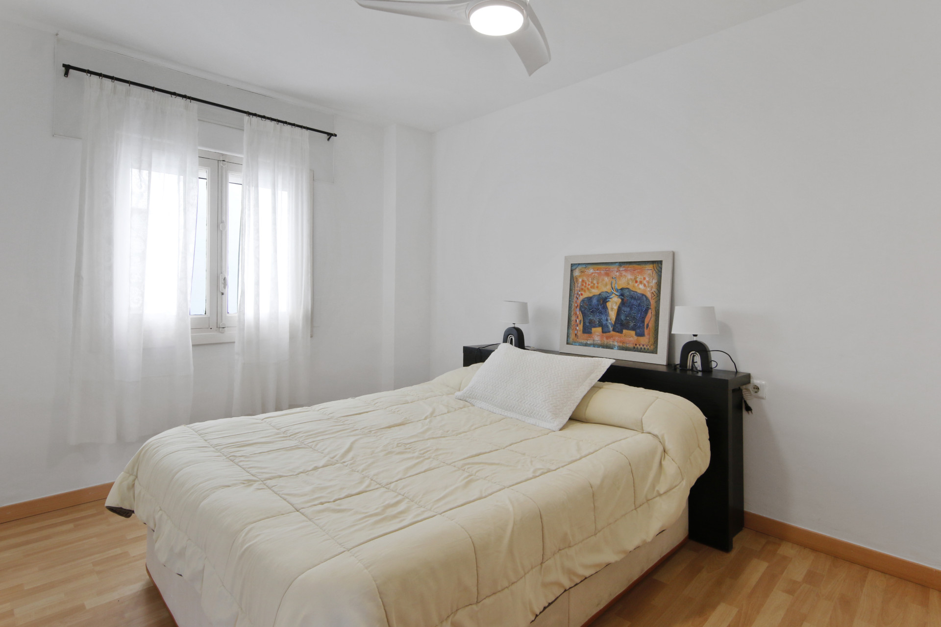 3 Bedroom Apartment in Estepona - Photo 10