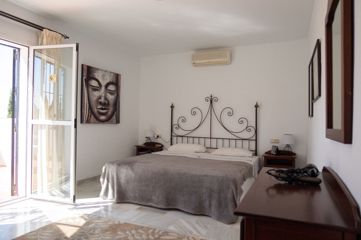 3 Bedroom Villa in Estepona - Photo 19