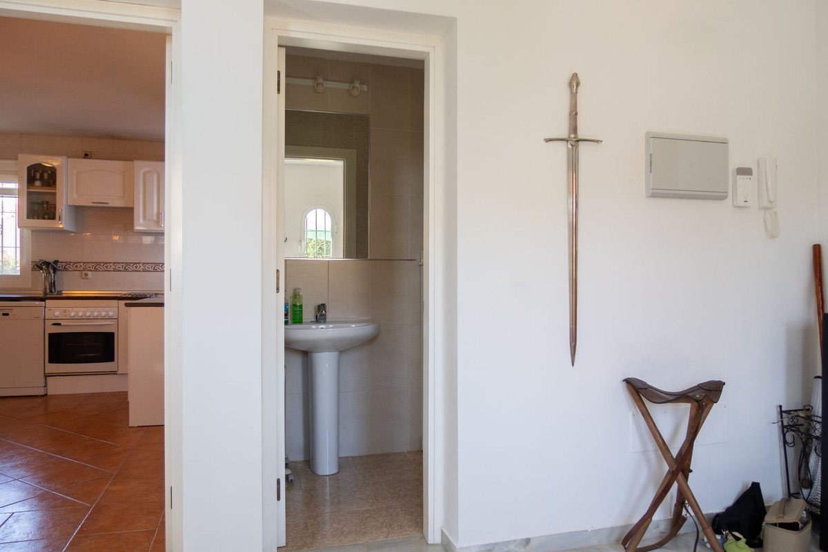 3 Bedroom Villa in Estepona - Photo 18