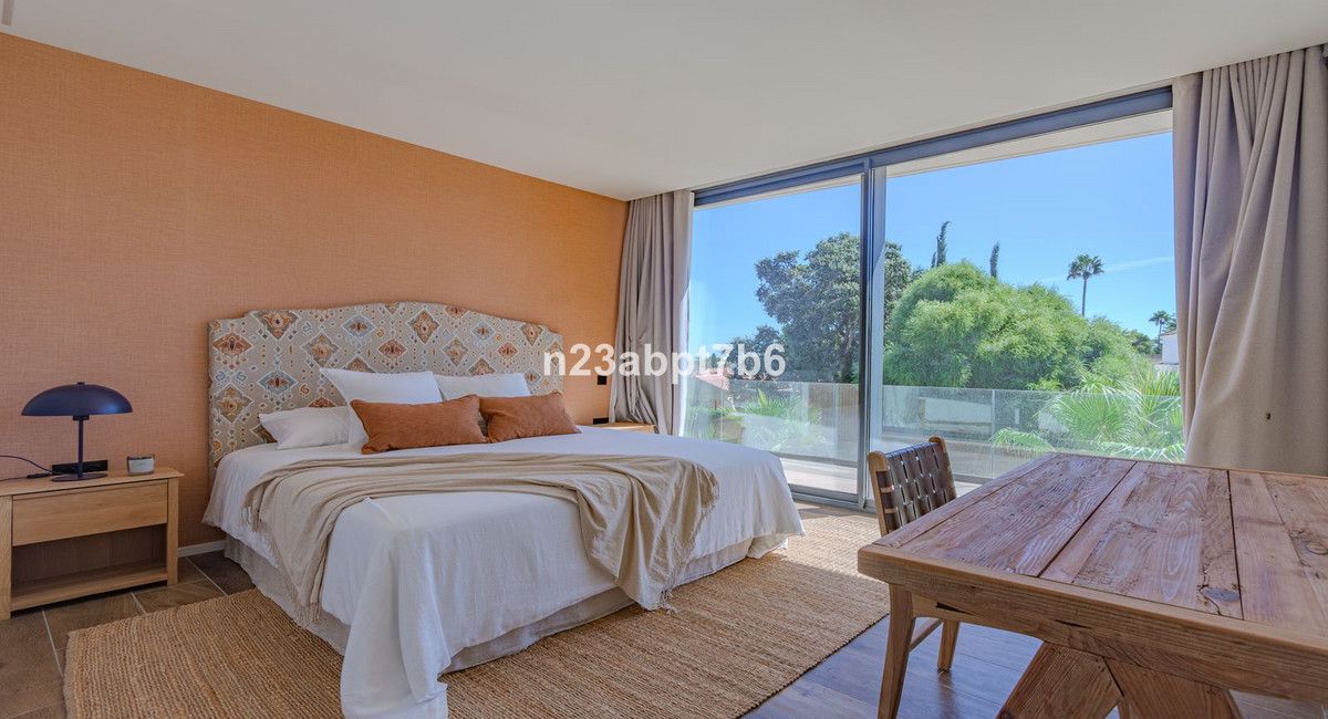 5 Bedroom Villa in Sotogrande - Photo 20