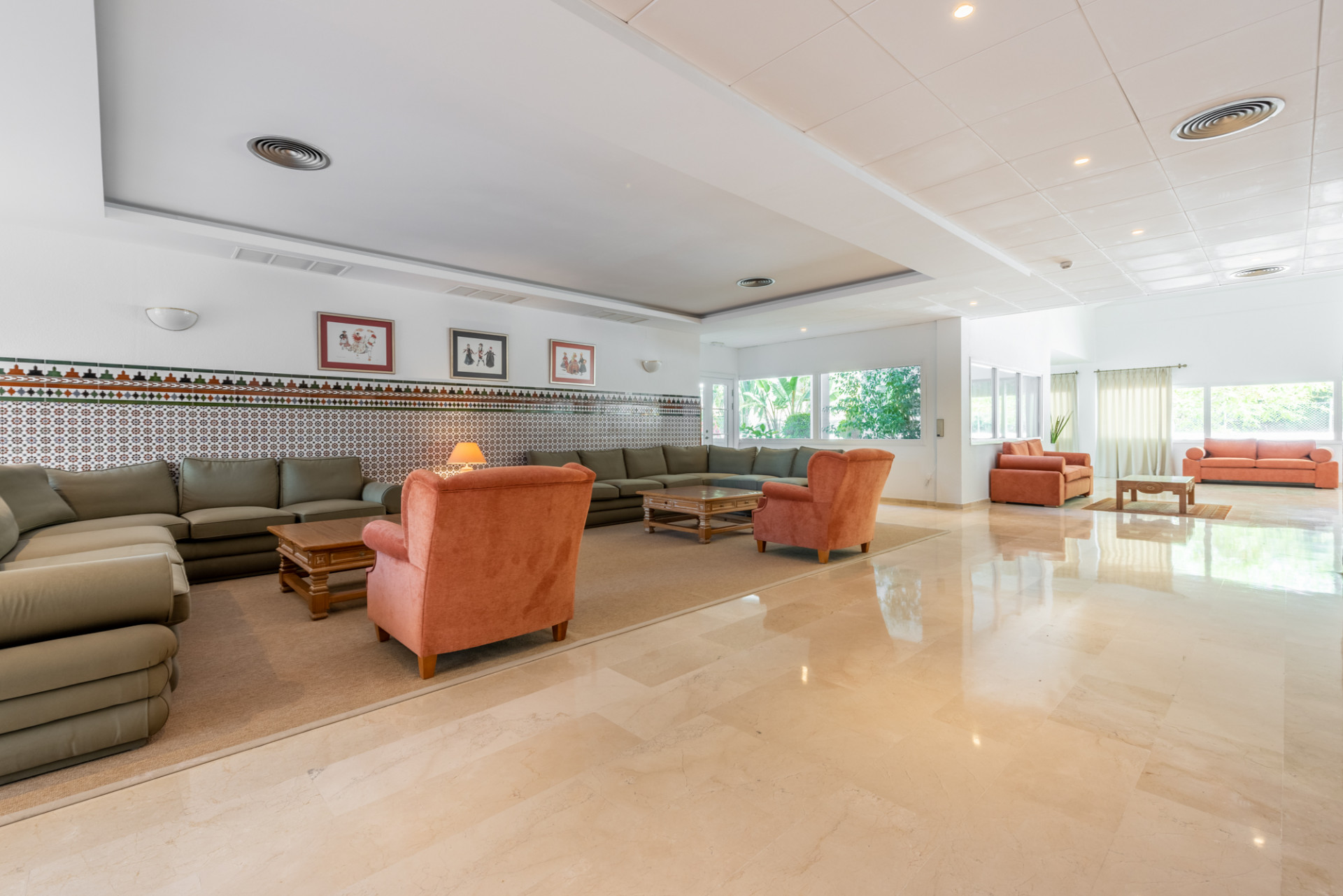 2 Bedroom Apartment in Estepona - Photo 26