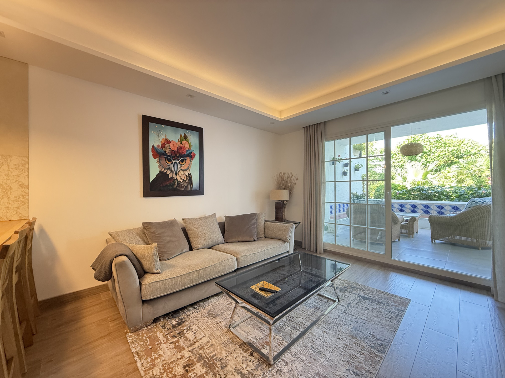 2 Bedroom Apartment in Marbella - Photo 2