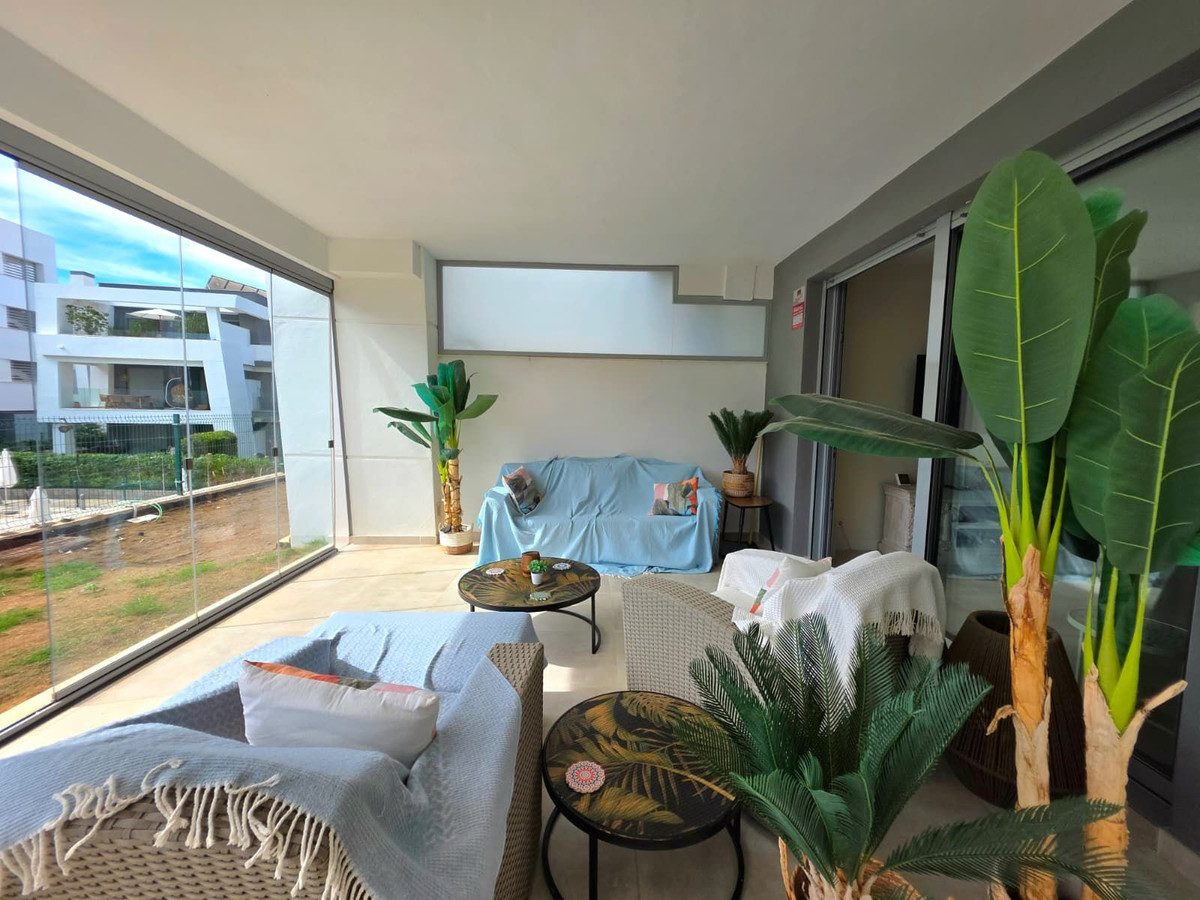 2 Bedroom Apartment in Estepona - Photo 10