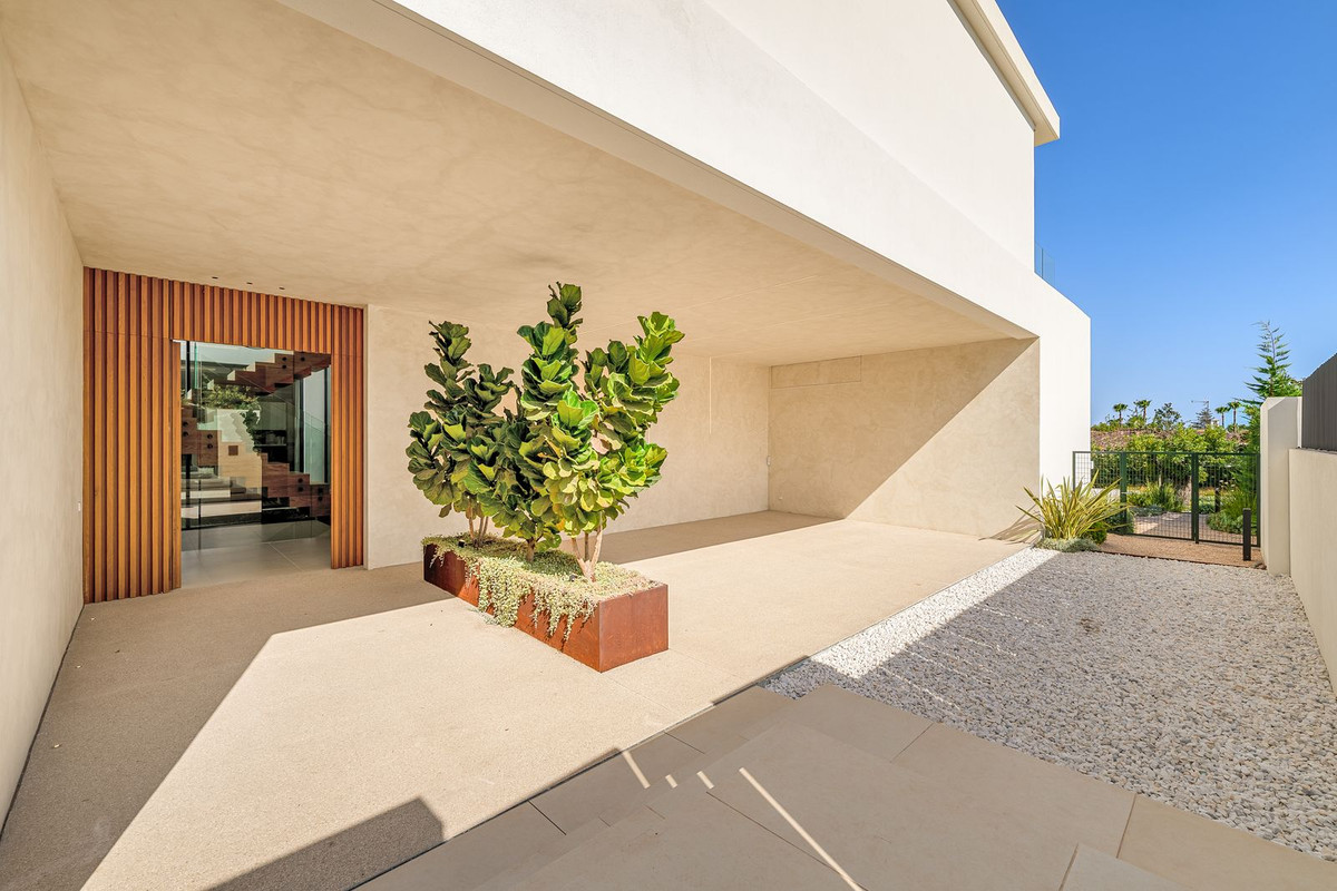 6 Bedroom Villa in San Pedro de Alcántara - Photo 52