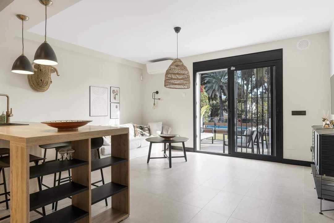 2 Bedroom Apartment in Marbella - Photo 5