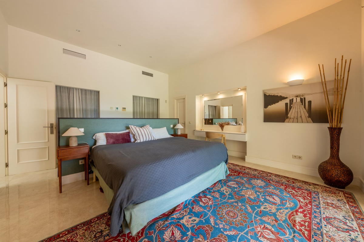 Chalet de 3 dormitorios con piscina en Málaga – Foto 19